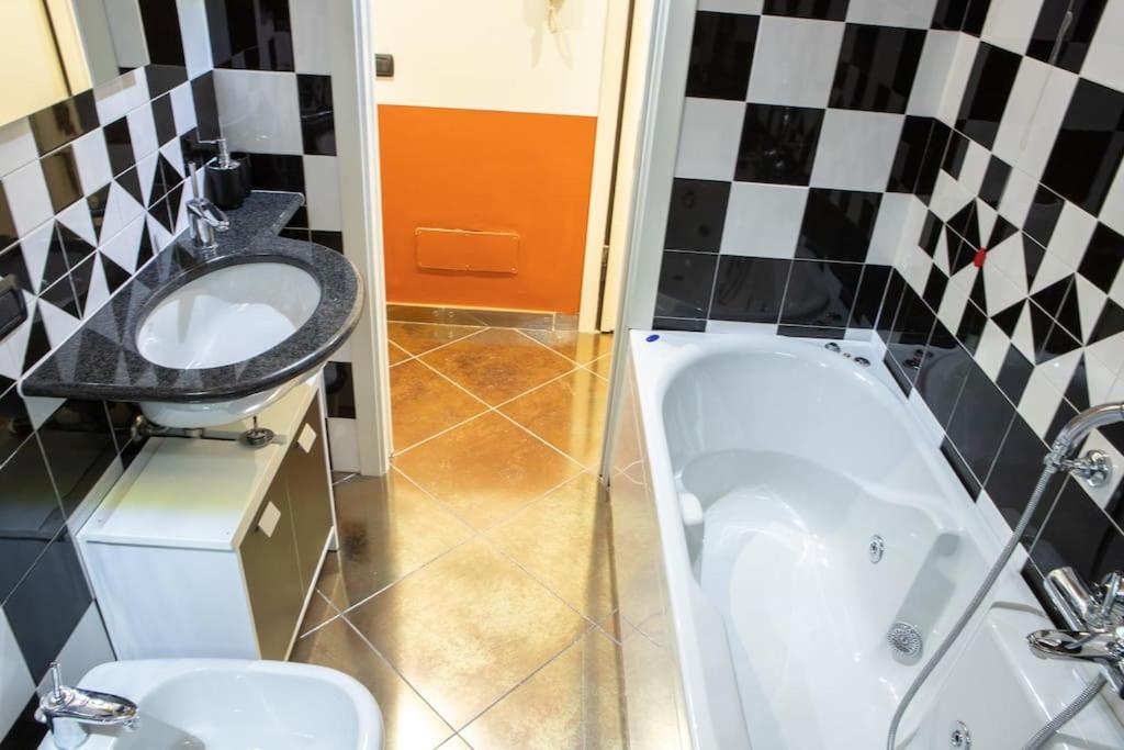 Comfortable Flat In Porta Romana ミラノ エクステリア 写真