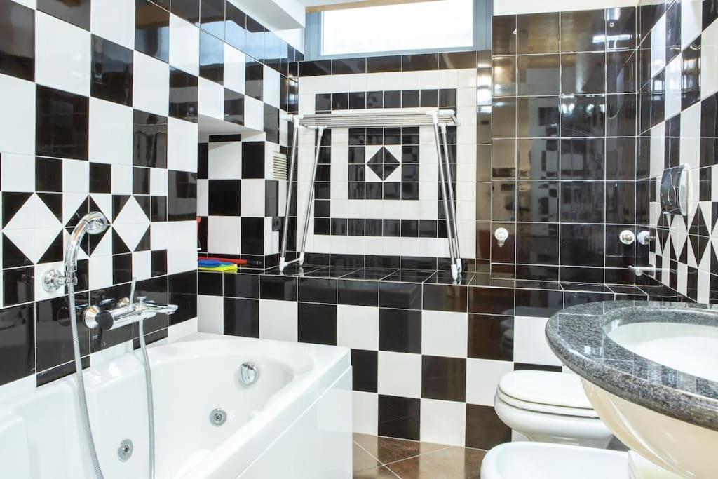 Comfortable Flat In Porta Romana ミラノ エクステリア 写真
